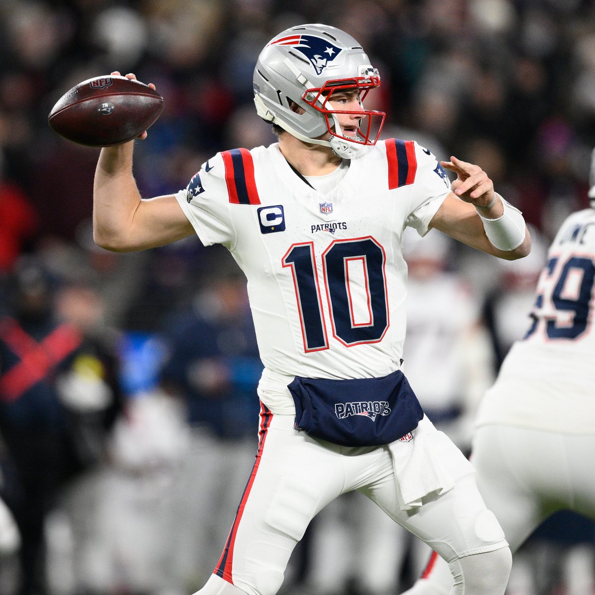 Drake Maye is undefeated (4-0) in his career as a starter in primetime games 🔥

He is the first QB to win each of their first 4 career primetime starts since Lamar Jackson 👀

#NEPats