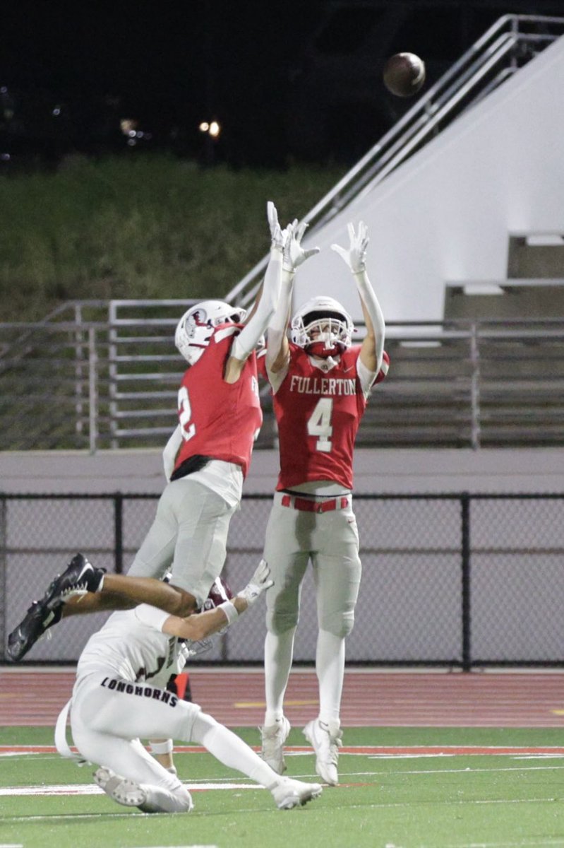 NKaravedas's tweet image. Missing my guys 🏈❤️ #DBs #BestGroup #RollTribe