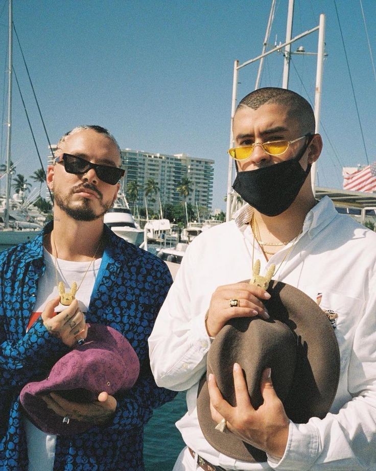 Bad Bunny y J Balvin están acaban de cantar "la cancion" esta noche en México.🫂