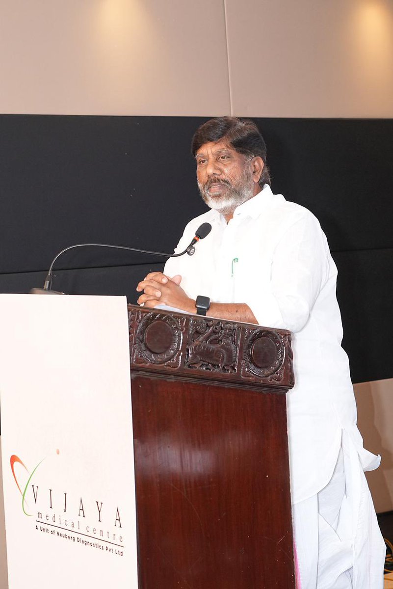 Bhatti_Mallu's tweet image. విజయ మెడికల్ సెంటర్ జిల్లాస్థాయి డయాగ్నోస్టిక్ సేవలను ఈ రోజు వర్చువల్‌గా ప్రారంభించడం జరిగింది. 

తెలంగాణ వ్యాప్తంగా నాణ్యమైన వైద్య సేవలను అందించాలనే లక్ష్యంతో ప్రజా ప్రభుత్వం పనిచేస్తుంది. 

ప్రజల ఆరోగ్యం, విద్య, ఉపాధి వంటి అంశాల పరిష్కారమే ప్రజా ప్రభుత్వ అసలైన ఎజెండా.…