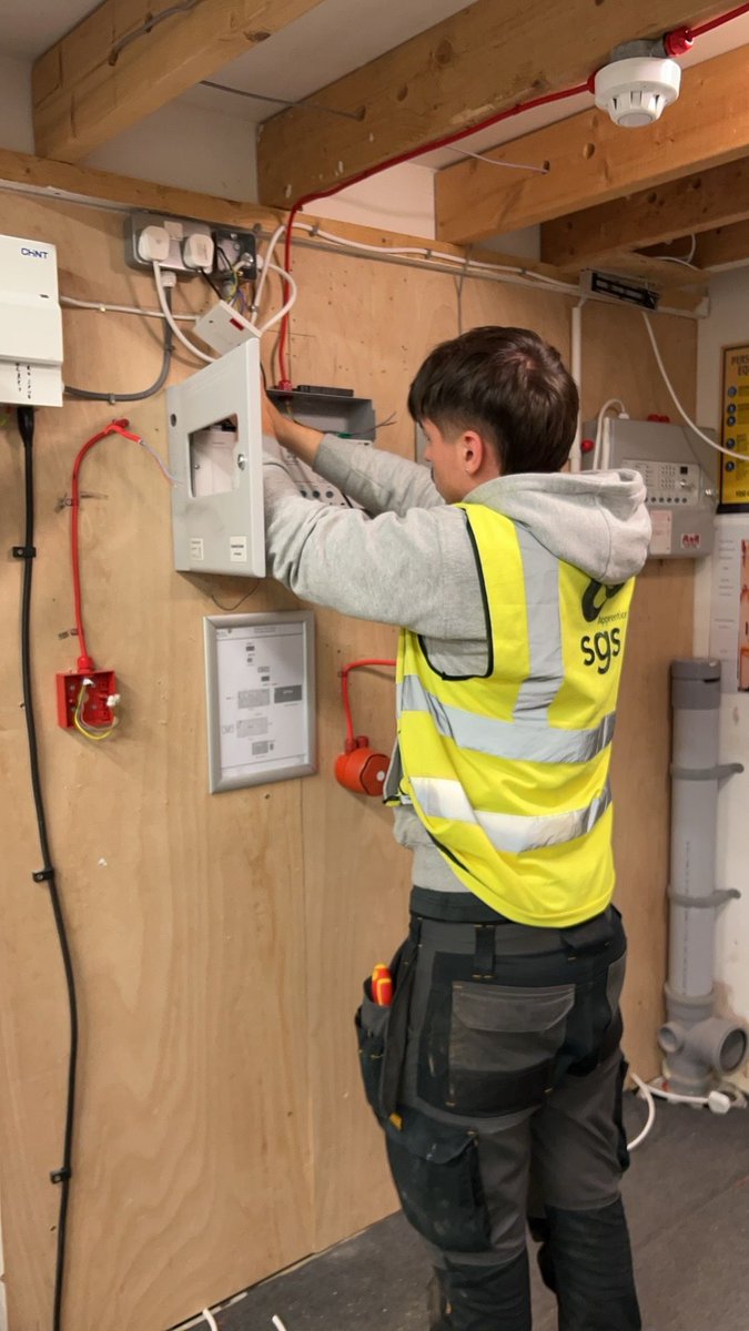 Kentec Electronics Ltd tweet media