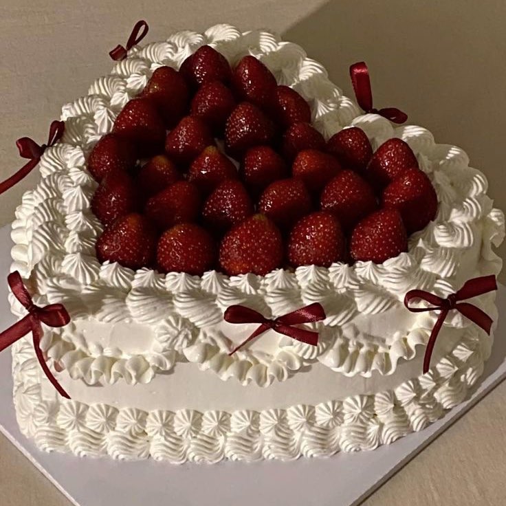 happy birthday to my most prettiest perfect husband ever! i hope you have the best day ever baby, i’m so happy to be celebrating our first birthday as husbands. i love you incredibly much, and hope you get everything you want! 💌🎁