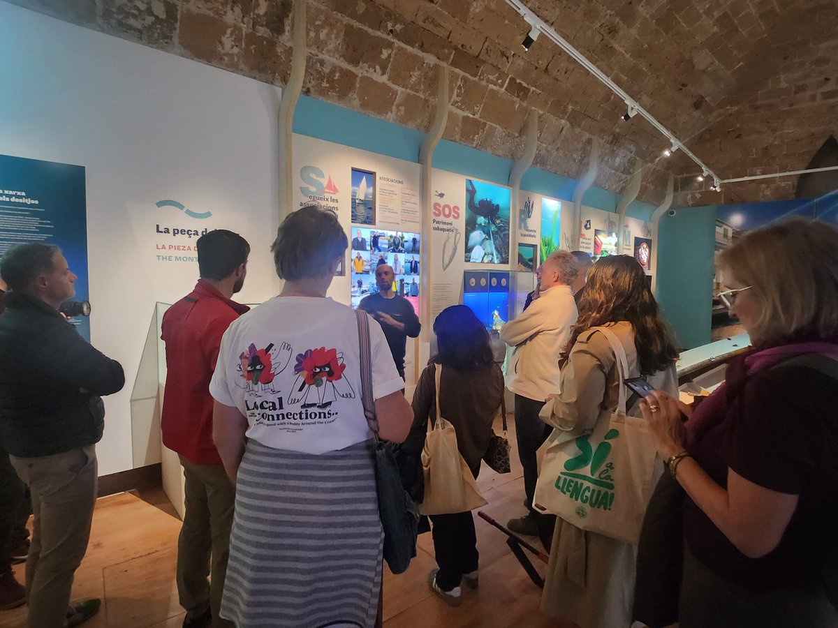 ⚓️🌊La visita del Tots Plegats al <a href="/MaritimMallorca/">Museu Marítim de Mallorca</a> d’aquest dissabte va ser tot un èxit! El museu es va omplir de gent amb ganes de conèixer la història marítima de Mallorca, conversar, aprendre i practicar català en un ambient proper i participatiu. 🗣️✨

Aquest projecte de