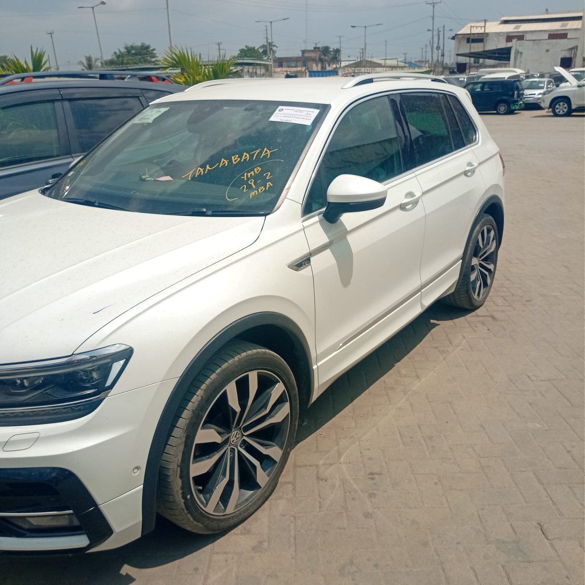 Briankariu's tweet image. This car had me worried a little bit
We were fast approaching cutoff for 2018 cars.
Imefika right on time.
Dithoro wosaaaaap