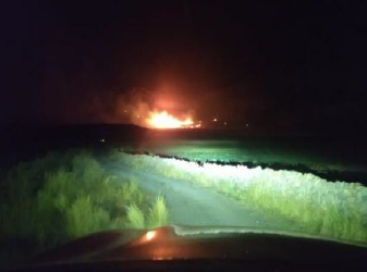 COENPeru's tweet photo. Un #IncendioForestal se registró el 21/12 en los distritos de #Chivay y #Tuti, provincia Caylloma (Arequipa). Autoridad edil de Tuti realiza la evaluación de daños. No se reportan daños a la vida y salud de las personas. Fuego daña cobertura natural y se encuentra activo. https://t.co/cHr51gBkHV