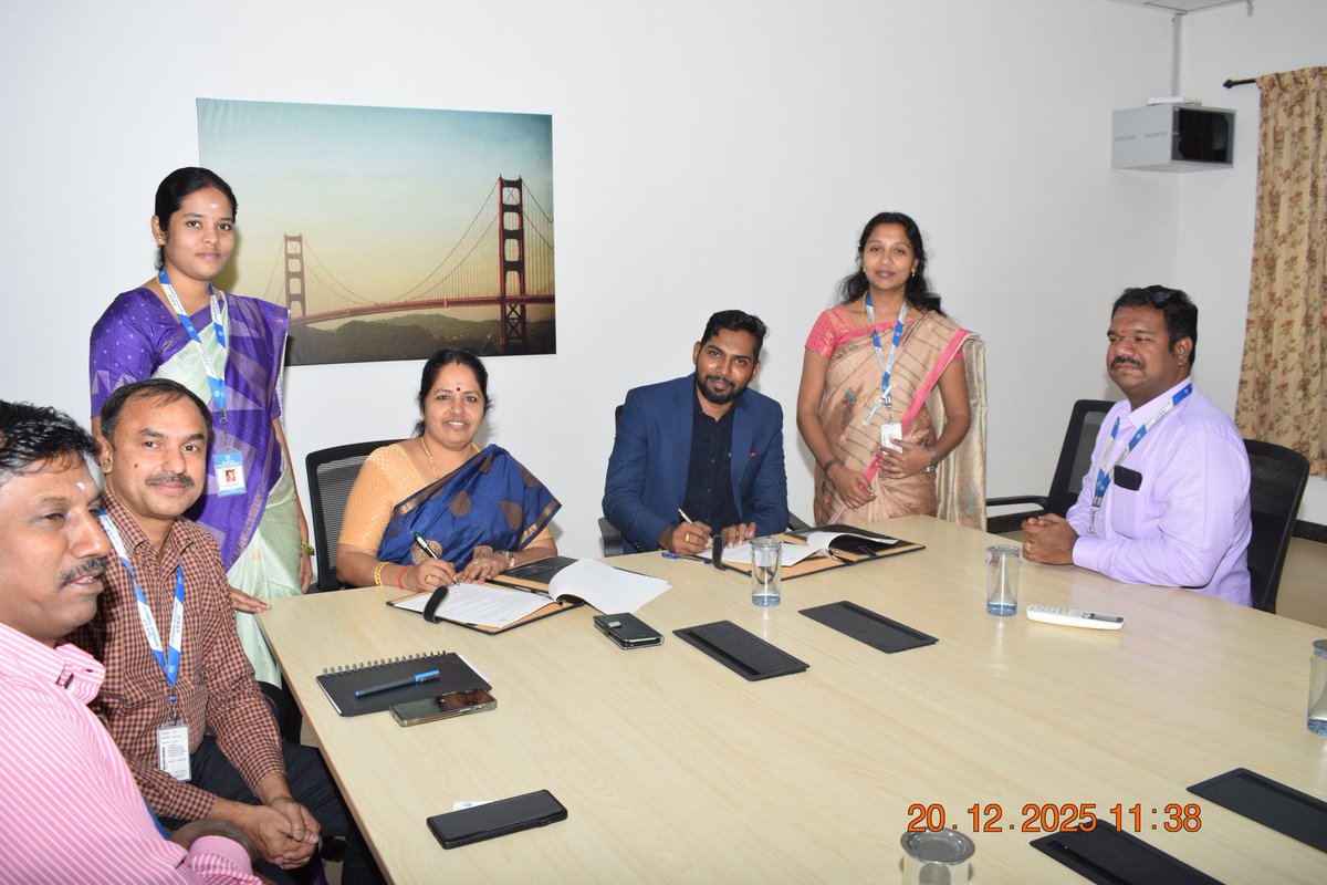 RoboRAM7's tweet photo. 🤝 RoboRAM has signed an MoU with Dr. NGP IT, Coimbatore to strengthen internships, placements, industry training, consultancy &amp; academic services.
MoU exchanged by Mr. Sriram Nagarajan &amp; Dr. Prabha.
Thanks to Mrs. Ragavi for the coordination.
#IndustryAcademia #Internships https://t.co/wopUKClEXG
