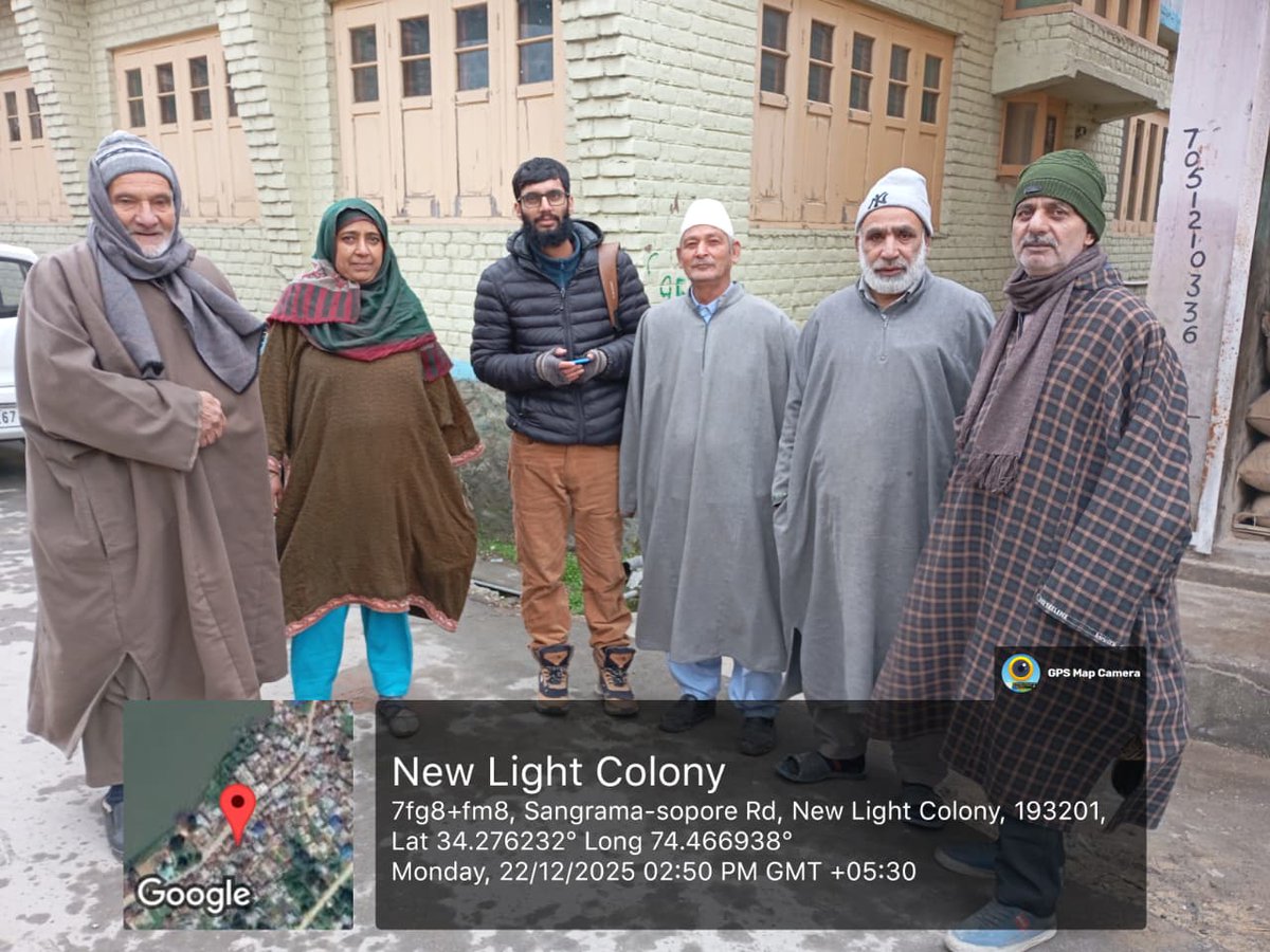 SuppyTehsil's tweet photo. "The Department of Food Civil Supplies is conducting a special awareness drive to inform &amp; teach consumers how to use the 'Mera eKYC' mobile app to complete eKYC from their home. Location: Sangrama &amp; Sofi Hamam, Sopore. @FCSCA_Bla #SushasanSaptah2025 #PrashasanGaonKiOre https://t.co/iGATDUd5Kc