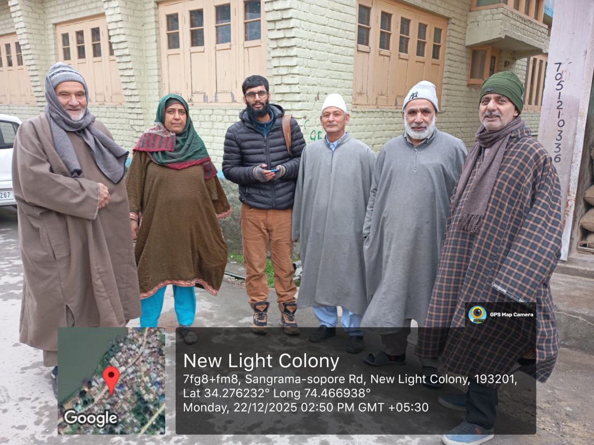 SuppyTehsil's tweet photo. "The Department of Food Civil Supplies is conducting a special awareness drive to inform &amp; teach consumers how to use the 'Mera eKYC' mobile app to complete eKYC from their home. Location: Sangrama &amp; Sofi Hamam, Sopore. @FCSCA_Bla #SushasanSaptah2025 #PrashasanGaonKiOre https://t.co/iGATDUd5Kc