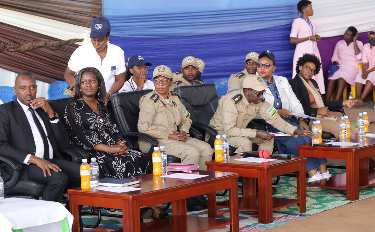 Uyu munsi kuwa 22/12/2025 RCS ifatanyije na Minisiteri y'Ubutabera <a href="/Rwanda_Justice/">Ministry of Justice</a> na Bridge justice bahaye  Noheri abagore bagorororerwa mu Igororero rya Nyarugenge  ndetse n'abana b'aba bagororowa. Bahawe n'impano zitandukanye zirimo ibiribwa nk'umuceri, Biswi, jus n'ibindi.