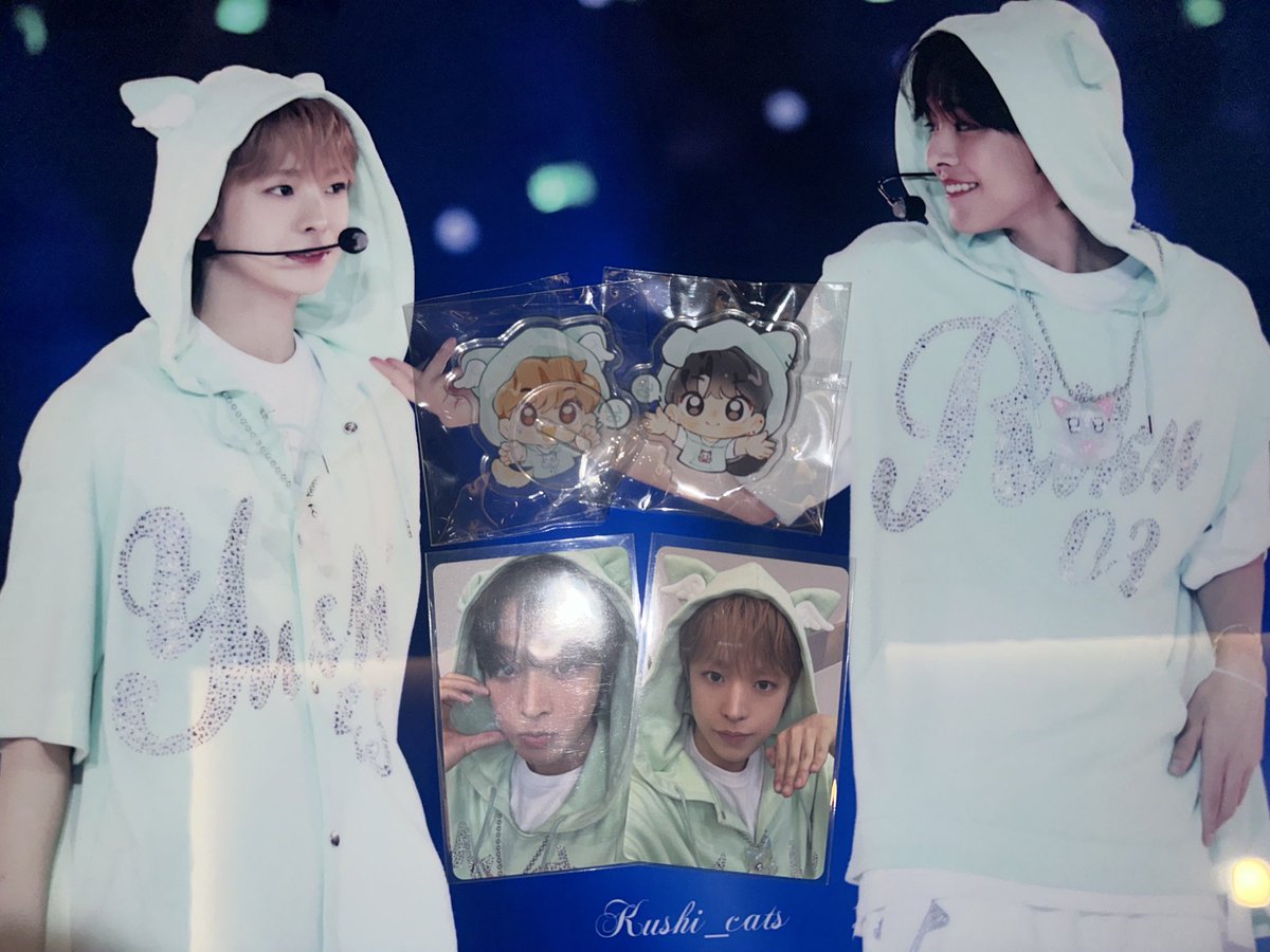 쿠우쿠우즈카페에서
액자개큰구매함💚