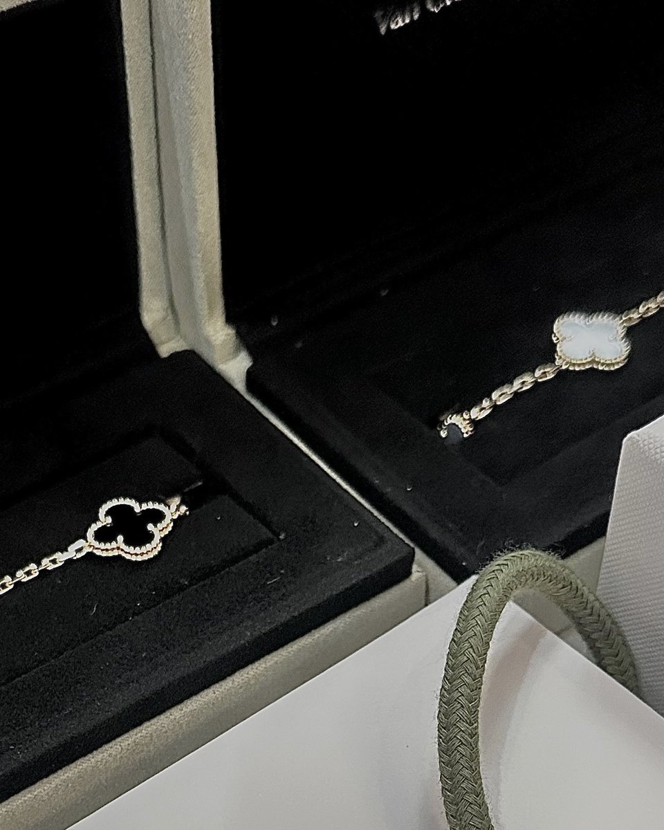 plotouise's tweet image. 