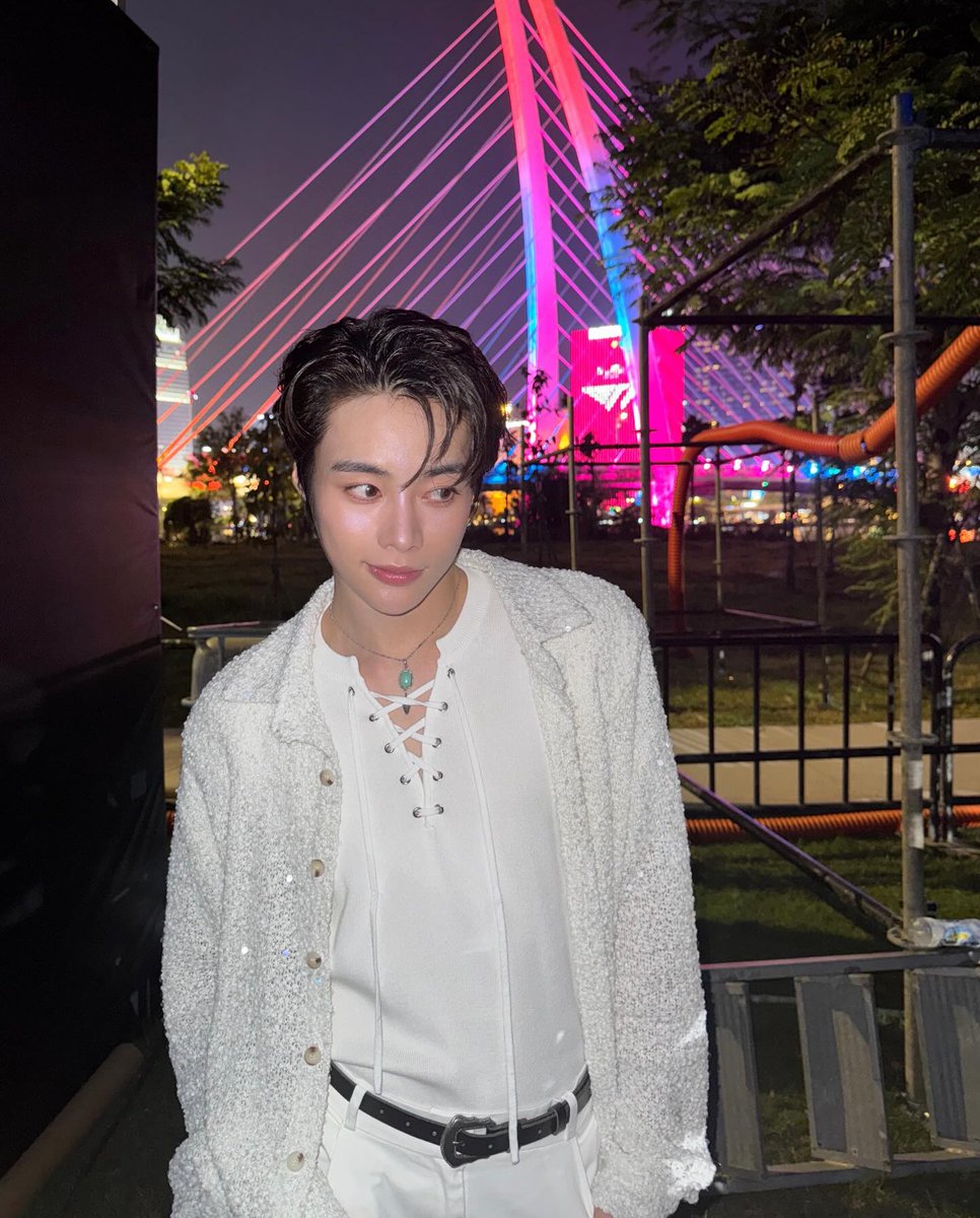 HanBiniEyewoniE's tweet image. 251222 #TPSTargram

MISS COSMO 2025 THE GRAND FINALE BEAUTY &amp;amp; MUSIC FESTIVAL🎉🎤
instagram.com/p/DSj5Id1kTZ4/

#TEMPEST #템페스트 #한빈 #HANBIN #MissCosmo2025 #MissCosmo #CosmoBeautyMusicFest