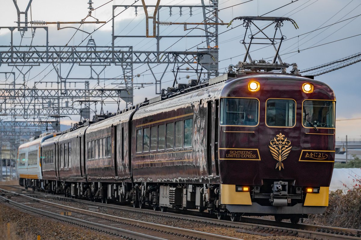 9506列車 近鉄京都行き
19200系 SA01+22600系 AT56
京都駅でのあをによし故障に伴い本日は6両編成で運転しました。