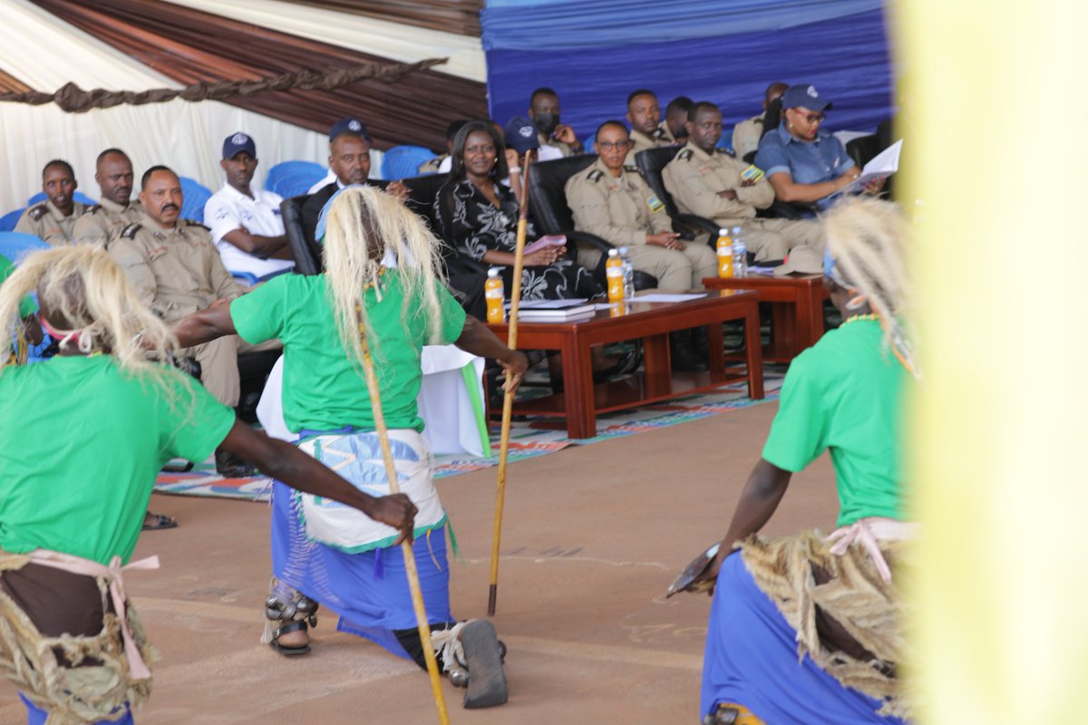 RCS celebrates end-of-year with inmates at Nyarugenge Correctional Facility, emphasizing their rights &amp; reintegration.

 <a href="/RCS_Rwanda/">Rwanda Correctional Service</a> <a href="/RwandaLocalGov/">Ministry of Local Government | Rwanda</a> #MamaUrwagasaboTV
