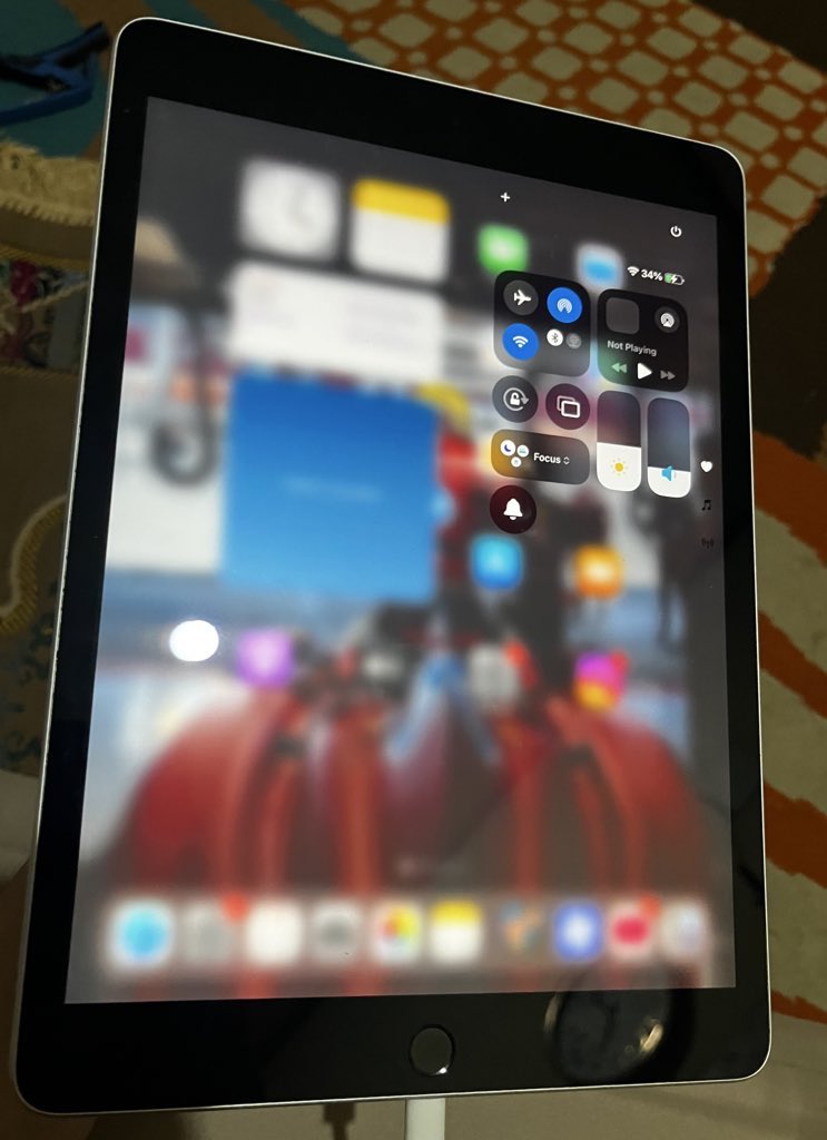 █▬█ █ ▀█▀ tweet media