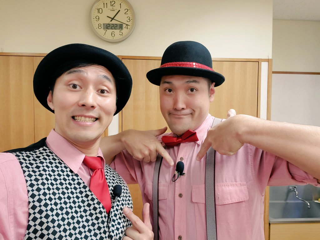 warauago's tweet photo. 今年最後の本番が、今日無事に終わりました～🤹✨️

今日の場所ではピンマイクも使わせてもらって、子供達がものすごくうるさ………いやいや、元気だったので、とても助かりました➰️😜✋️💦

やっぱりマイクは持ってた方がいいよなぁ…。
いや、高いよなぁ…。

うん、色々と頑張ります➰️💨🤹💦 https://t.co/BmMQZWS7rO
