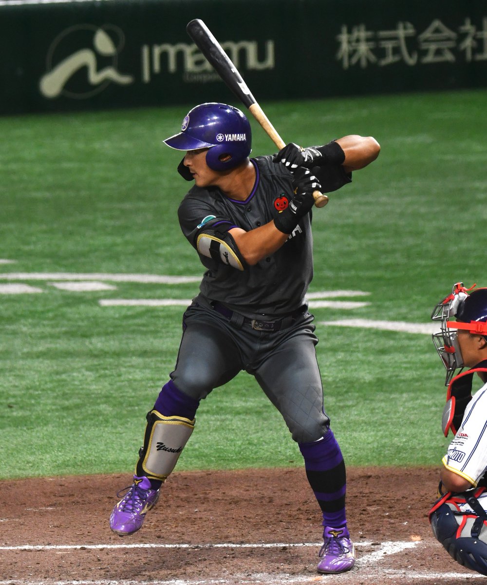 bluamabase's tweet image. 秋利雄佑　ヤマハ
常葉菊川から米国へ留学し、カリフォルニア州立大ノースリッジ校を卒業。大型ショートとして三菱重工名古屋でプレーし、再編後はヤマハに移籍。今年も巧さ・パンチ力・勝負強さのある打撃でファーストのレギュラーとして活躍し、日本選手権優勝を花道に勇退する。#本日の選手紹介