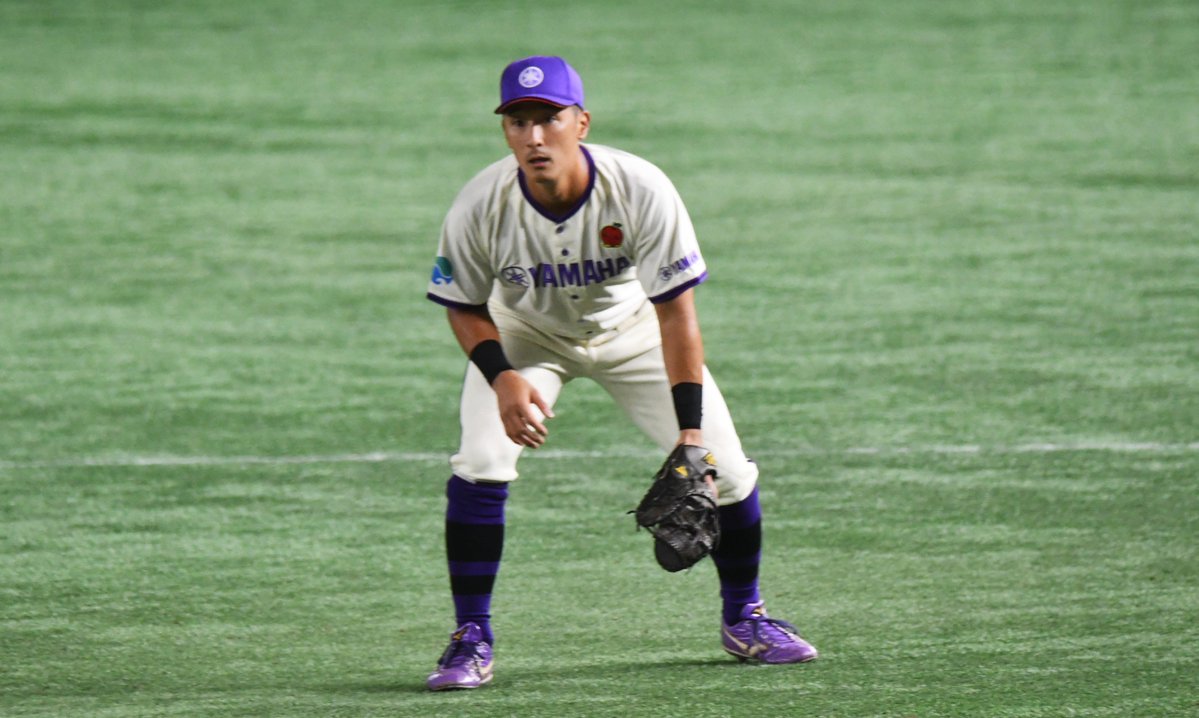 bluamabase's tweet image. 秋利雄佑　ヤマハ
常葉菊川から米国へ留学し、カリフォルニア州立大ノースリッジ校を卒業。大型ショートとして三菱重工名古屋でプレーし、再編後はヤマハに移籍。今年も巧さ・パンチ力・勝負強さのある打撃でファーストのレギュラーとして活躍し、日本選手権優勝を花道に勇退する。#本日の選手紹介