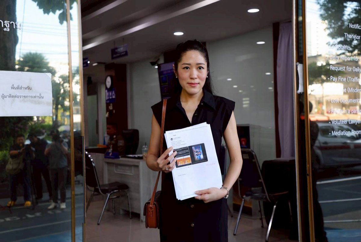 Pannika_FWP's tweet image. เรากำลังเข้าสู่การเลือกตั้ง การใส่ร้ายป้ายสีด้วยการตัดตอนคำพูด ตัดต่อโควทปลอม เป็นความ toxic ต่อการเมืองระบอบประชาธิปไตย ประชาชนจะเดินเข้าคูหาเลือกตั้ง ต้องได้รับข้อมูลที่ถูกต้องรอบด้านประกอบการตัดสินใจ ไม่ใช่ถูกปั่นด้วยขบวนการสร้างข่าวเท็จทำลายความเชื่อถือทางการเมือง
.…