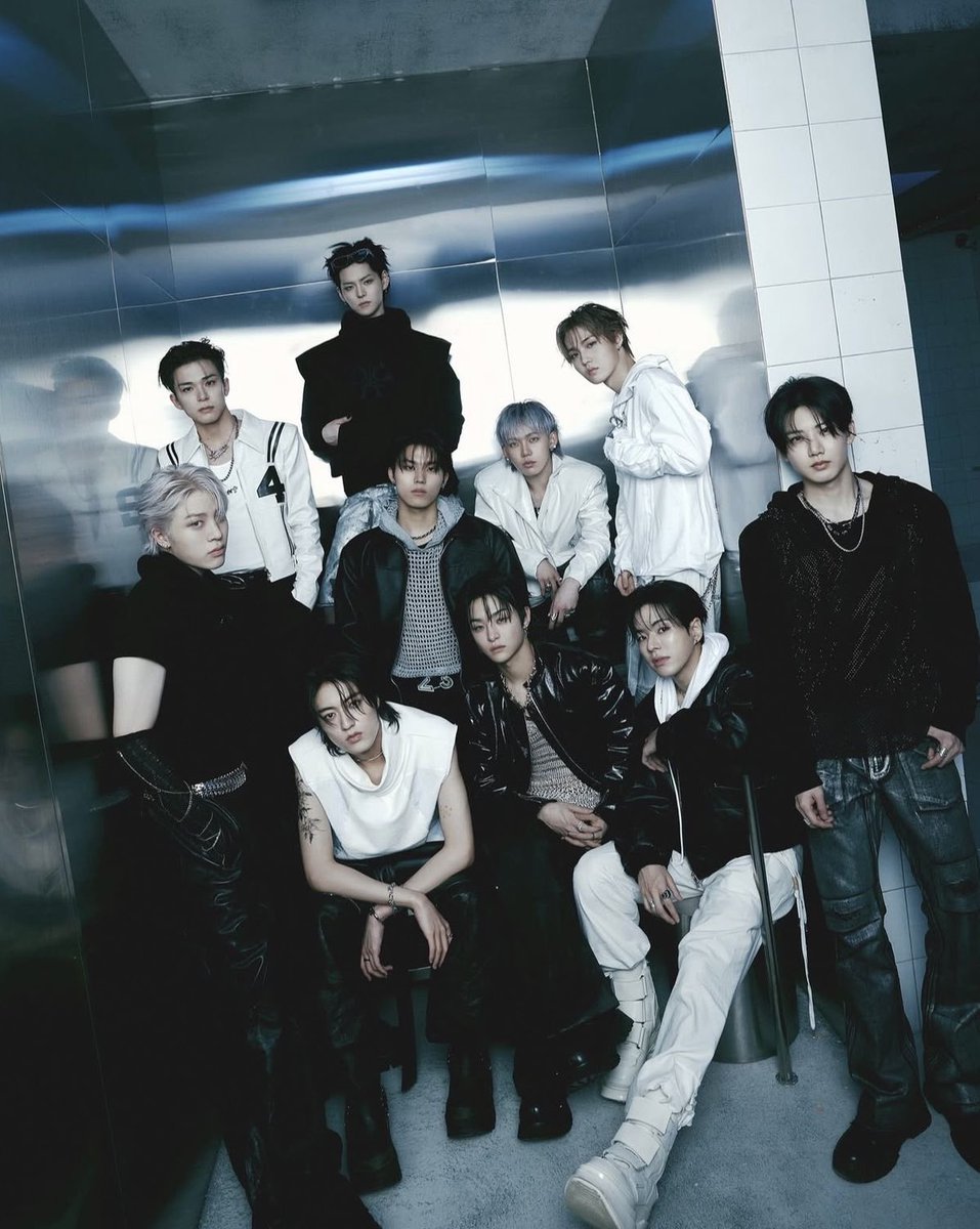 baeterpink's tweet image. BABYMONSTER and TREASURE are rumored to release their collaboration song at the end of the year. Maybe it’s a little late because YG is holding it.