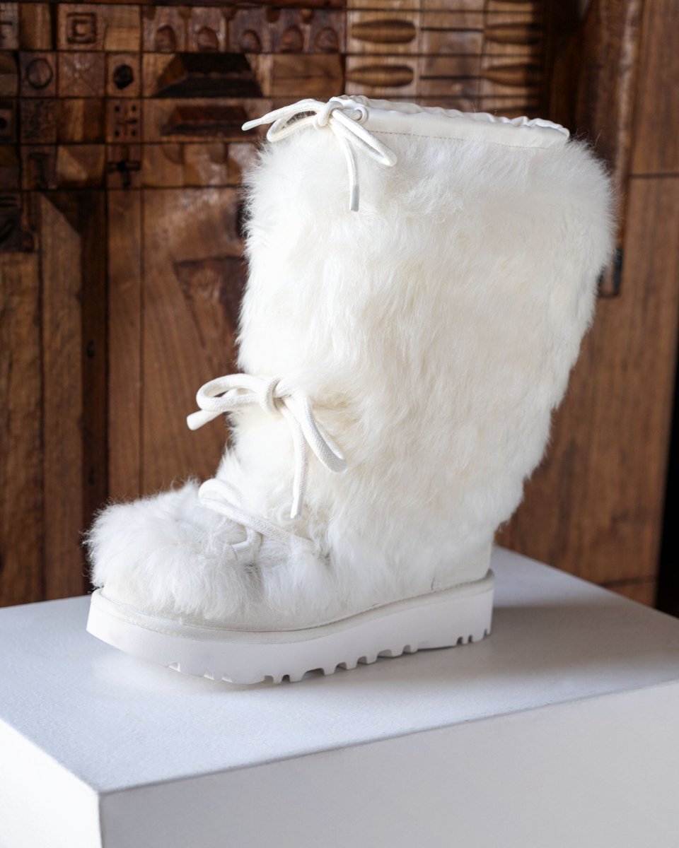 き*ん様 アグUGGホワイトリボンブーツファー24センチ新品未使用箱ありプロテク