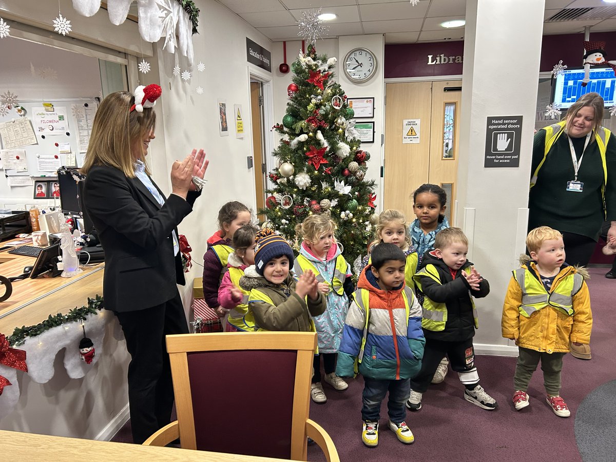 We're feeling all the festive cheer thanks to our lovely little visitors from Tops Day Nursery, who treated us to a round of Christmas carols last week at the Royal Bournemouth's Education Centre. Thank you for coming! 🎅🏼 🌟 🎄  #MondayMotivation #TeamUHD