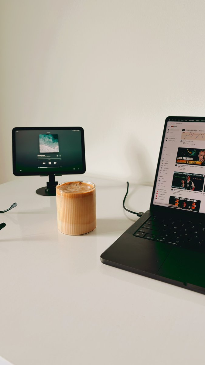 Cenobar's tweet image. آذر