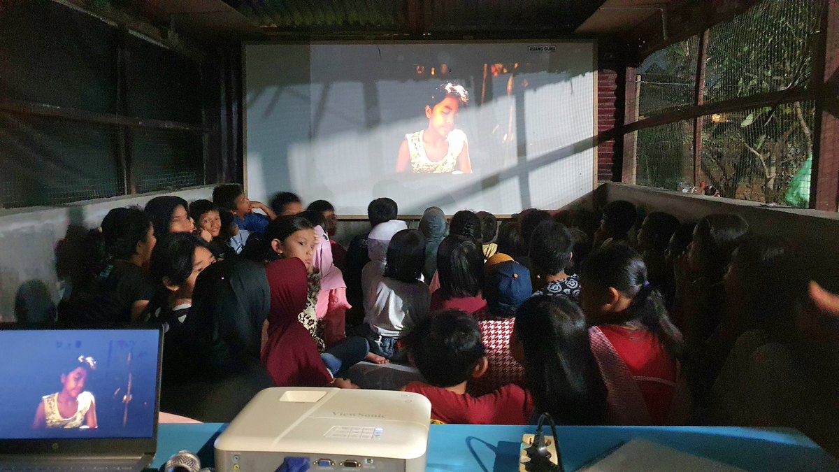 MedanFilmFest's tweet photo. “Setelah Banjir, Anak Anak Kembali Duduk Bersama”

Terima kasih kepada masyarakat Indonesia yang telah ikut mendukung.
Langkah kecil ini kami rawat bersama, agar anak anak bisa kembali belajar, bermain, dan tumbuh dengan tenang.

#PrayForSumatera  #MedanFilmFestival https://t.co/SPVVQXHxOy
