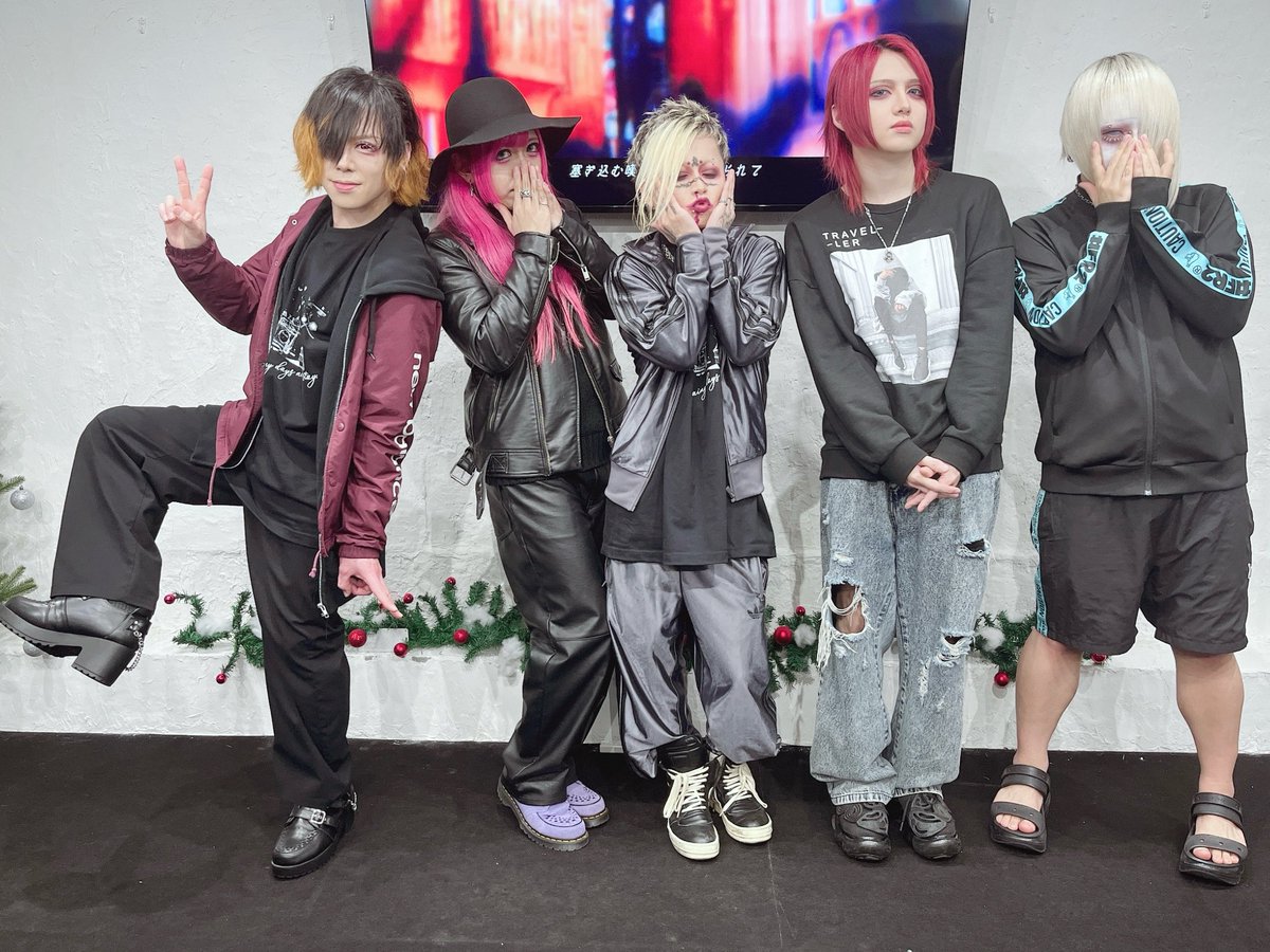 【東京店】
BLAZE『ルミナス』発売記念イベント終了しました！！

螢ちゃんがノンストップでトークを回し続けた本日のイベント☺️
東京では初のインストアイベント！
ご参加ありがとうございました🙌

本日この後は浅草VAMPKINにて対バンライブです🔥