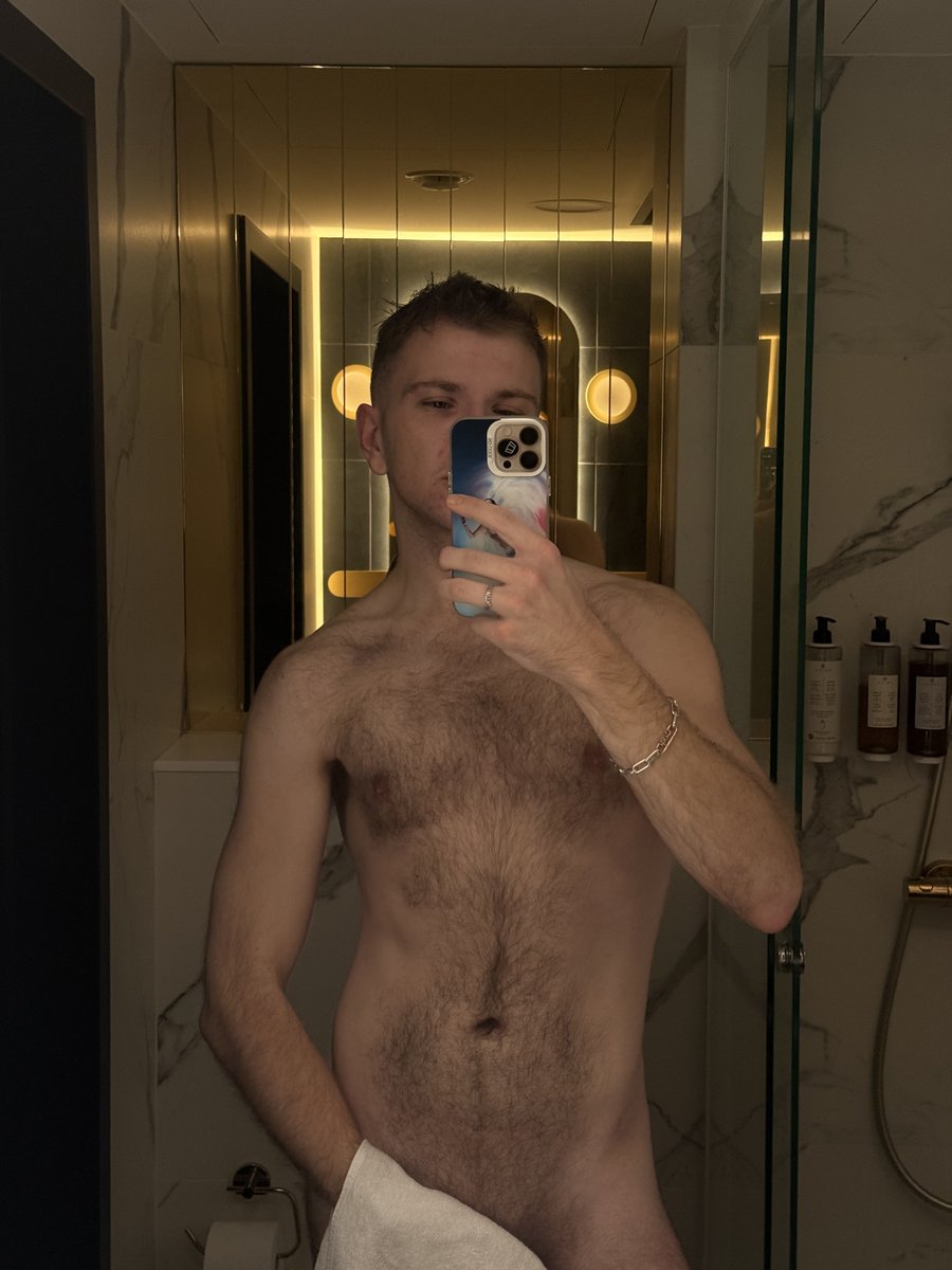 _naughty_rome's tweet photo. Hold my beer https://t.co/LtB4yGoQC9
