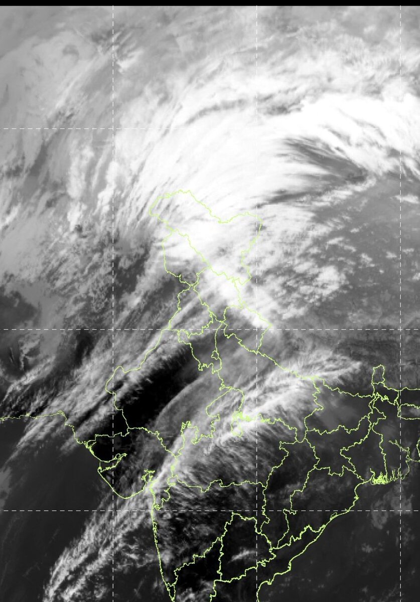 Western Disturbance reached north India. #Himalayan region, including  #JammuKashmir,  #Himachal and parts of north #Uttrakhand are receiving #snow and #rain. 

The minimum #temperature may plunge further in the region.