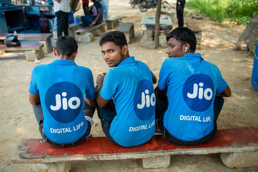 மாச மாசம் உங்க கம்பெனிக்கு தான் ரீசார்ஜ் பண்றோம் கம்பெனிகாரன் கிட்ட கேட்டு எங்களுக்கு ஒரு காலண்டர் கொண்டு வந்து கொடுக்க மாட்டீங்களா ?

வாங்கிட்டு வந்து கொடுக்கிறோம் ஆனா எல்லா மாசமும் 28 நாள் தான் இருக்கும் பரவாயில்லையா???