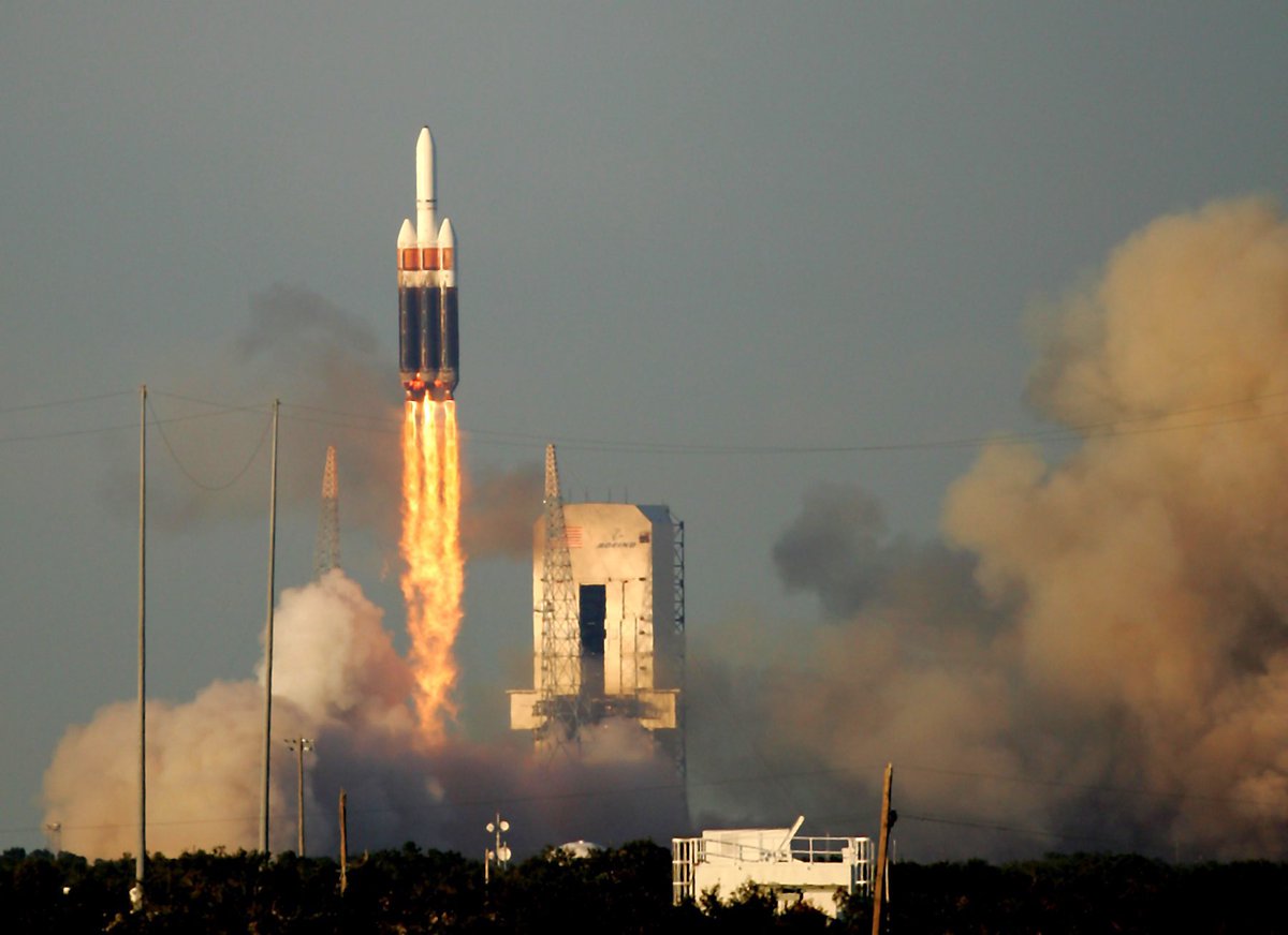 billmeco's tweet photo. #OTD 21 years ago the first #launch of the #Boeing #DeltaIV #Heavy carrying #DemoSat & #3CS 1-2 https://t.co/727CMq4dnZ https://t.co/5G5ypt8gzD