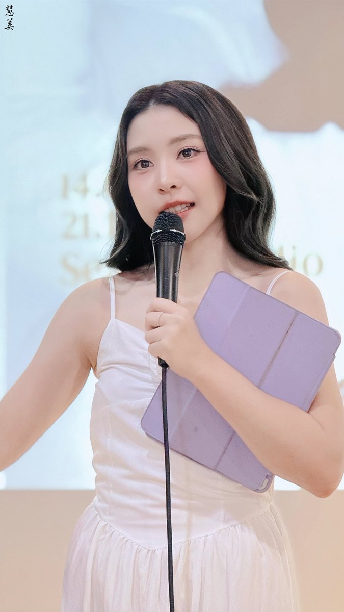 G_doubleN's tweet image. อยู่ๆก็โคฟเวอร์เป็นอาจารย์? 55555

#IsTarwaantynineStillShine
#IsTarwaan
#TarwaanIsarapa