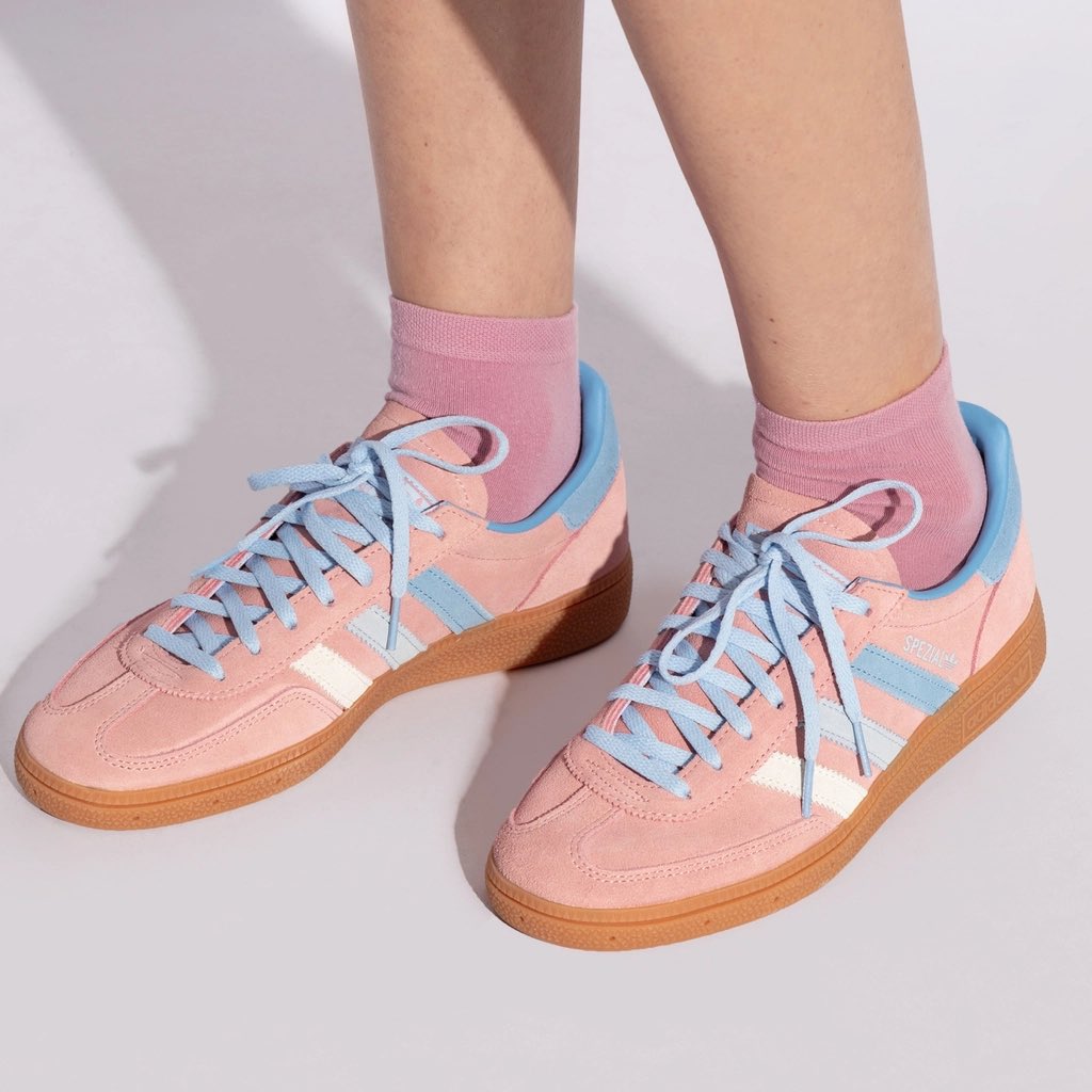 handtwolili's tweet photo. ส่งต่อ adidas handball spezial สีชมพูฟ้า
มีร่องรอยการใช้งานนิดหน่อยค่ะ
Size 37.5
Price 1650 ส่งฟรี🪽💝 (ออกช้อป ญปค่ะ)

#ส่งต่อรองเท้า #ส่งต่อรองเท้าadidas #adidas #ส่งต่อรองเท้าผ้าใบ #ส่งต่อรองเท้ามือสอง #รองเท้ามือสองของแท้ https://t.co/EoNHwPq5yg