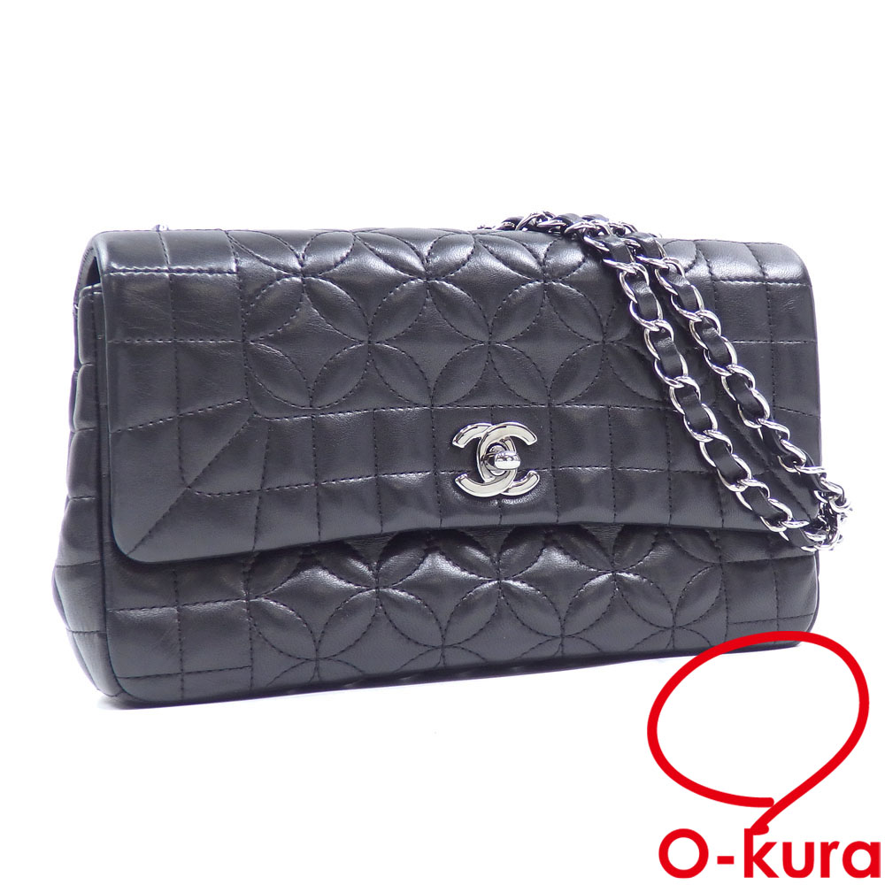 CHANEL 花柄刺繍 ショルダーバッグ CHANEL（シャネル） マトラッセ ココマーク ダブルフラップ フラワー