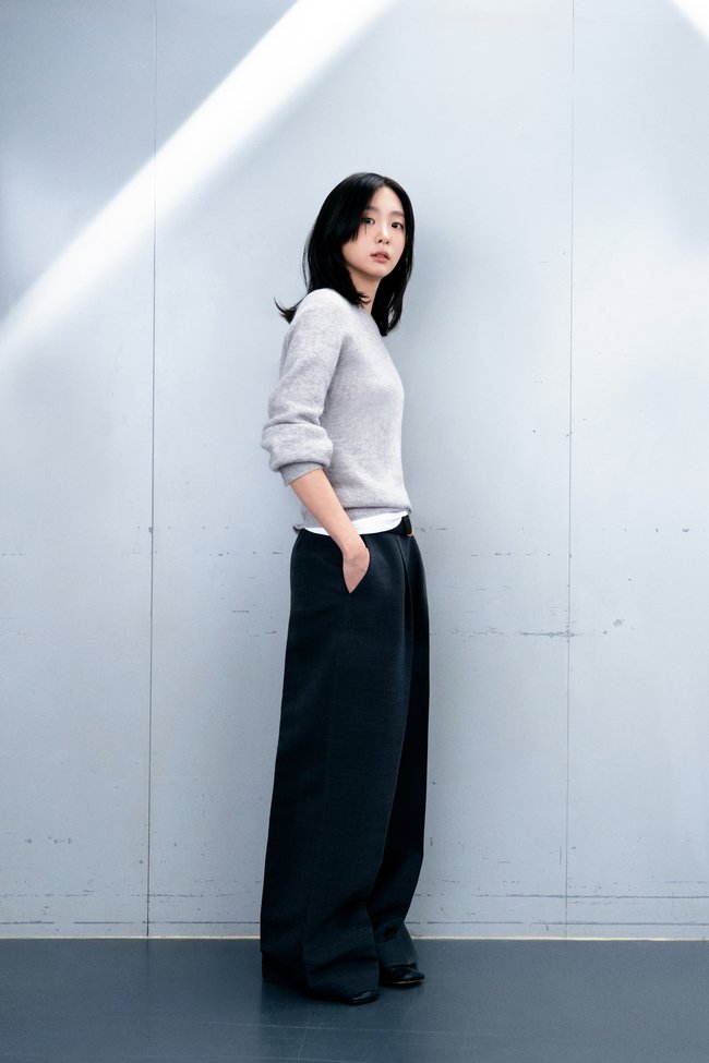 That boyish charm suits #KimDami too well🫠