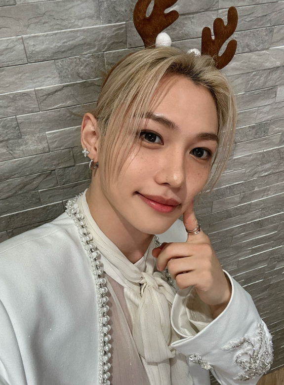 SEUNGM1NE's tweet image. Han &amp;amp; Felix selca for Holiday countdown Advent Calendar 🥰