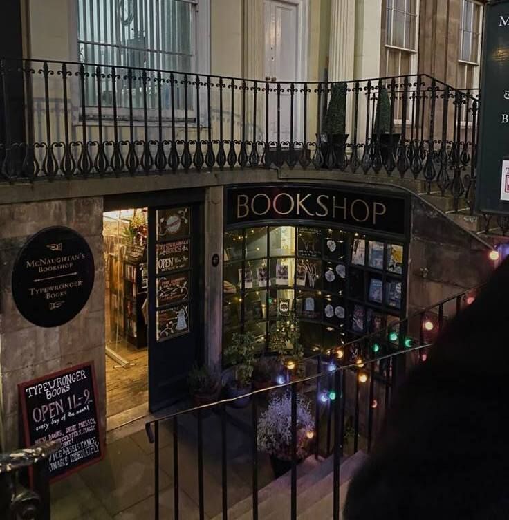 soylebisakinlik's tweet image. book stores in edinburgh