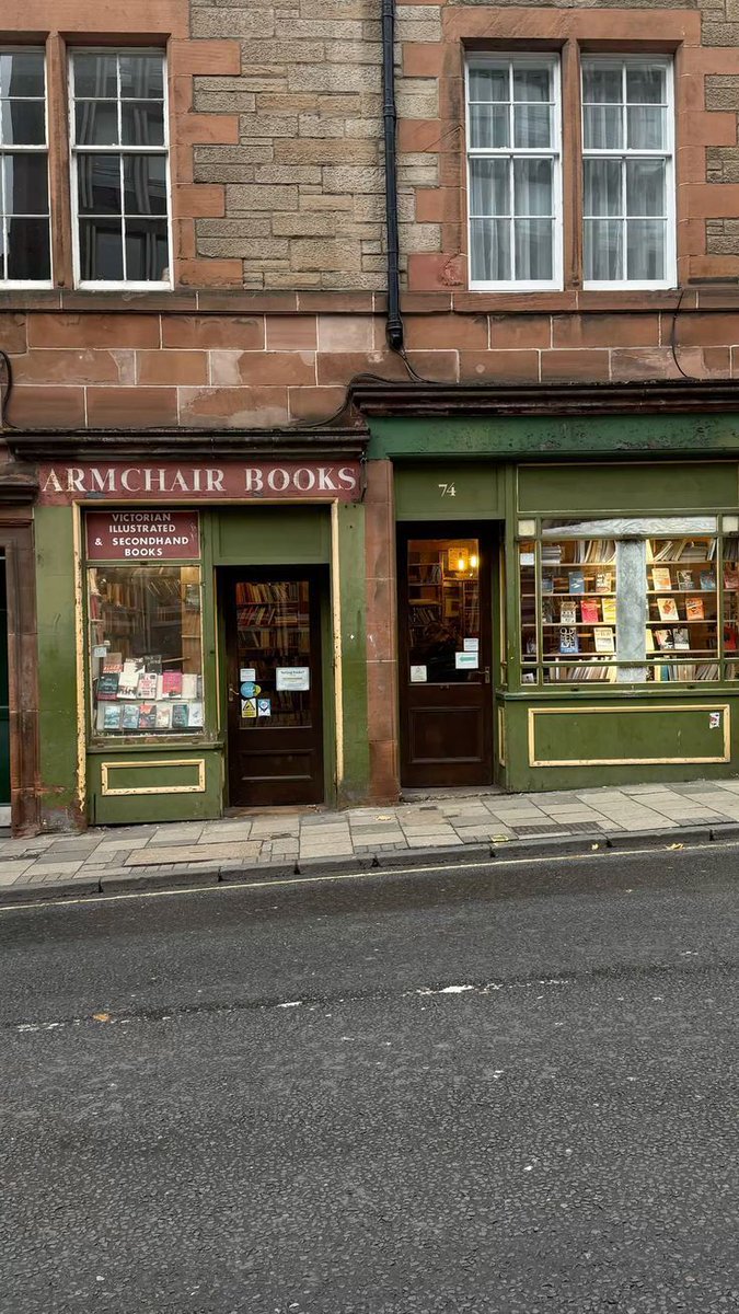soylebisakinlik's tweet image. book stores in edinburgh