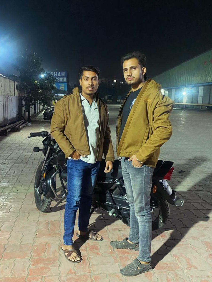 BhumiharBheem1's tweet image. "कोई साथ रहे या ना रहे हम दोनो हमेशा साथ रहेंग मेरे भाई..!!"
🫂❤️💯
@bheem_bhumihar999 🫂@mr_satish_0019 ❤️
.
.
.
#reelslovers #newpost😍 #dostiyaari #yaar #2025