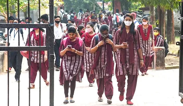 otvkhabar's tweet photo. #ଯୁକ୍ତ_୨_ଇଣ୍ଟରନାଲ୍_ଆସେସମେଣ୍ଟ_ପରୀକ୍ଷା_ଆରମ୍ଭ
-ଆଜିଠୁ ଆରମ୍ଭ ହେଲା ଯୁକ୍ତ ୨ ଇଣ୍ଟରନାଲ ଆସେସମେଣ୍ଟ ପରୀକ୍ଷା
-ଡିସେମ୍ବର ୩୧ ଯାଏଁ ଚାଲିବ ଇଣ୍ଟରନାଲ ଆସେସମେଣ୍ଟ ପରୀକ୍ଷା
-୩ ଲକ୍ଷ ୭୩ ହଜାର ୯୧୦ ଜଣ ପରୀକ୍ଷାର୍ଥୀ ଦେବେ ପରୀକ୍ଷା
-ଜାନୁଆରୀ ୨୫ ମଧ୍ୟରେ ପରୀକ୍ଷା ଖାତା ଦାଖଲ କରିବାକୁ କଲେଜକୁ ନିର୍ଦ୍ଦେଶ
#Plustwo #InternalExam #Test #Odisha #OTV