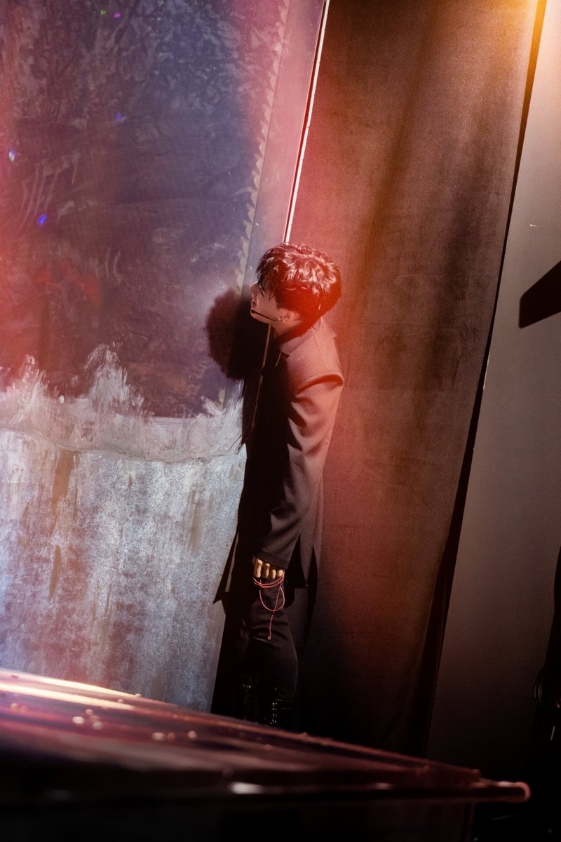 트레이스 유  
251220밤 커튼콜          

이우빈 役 | #이종석

빼꼼.. 👀