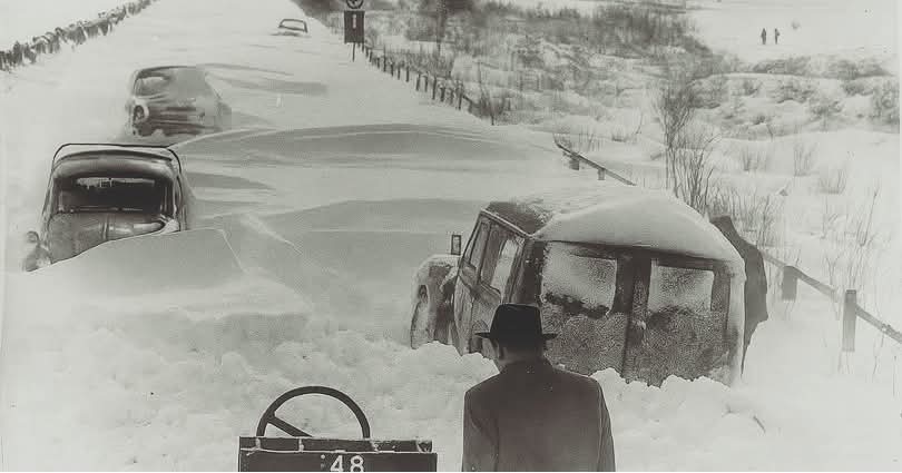 archeohistories's tweet image. The Big Freeze: Winter of 1962–63 - Britain’s Deepest Winter Remembered 🇬🇧

On Boxing Day, 26 December 1962, the snow began to fall—and then it didn’t stop. What followed was The Big Freeze, one of the most brutal winters in British memory.

In a matter of days, the nation was…