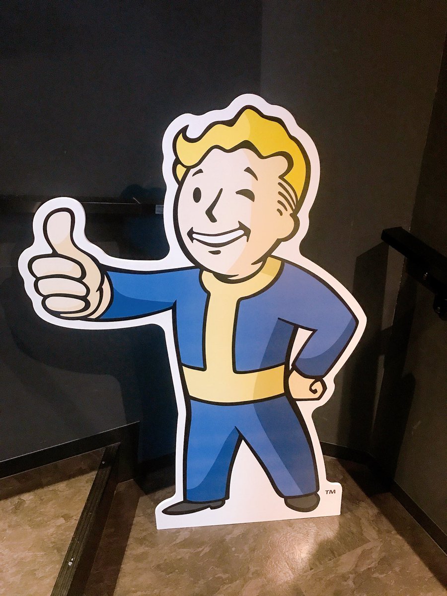 jrippergames's tweet image. Falloutコラボカフェに行ってきました。
サルサパリラ、クアンタム、ヤムヤムデビルエッグ、マカロニチーズ。
デビルエッグは思ってたとおり、普通に美味かった。マカロニはパスタ二人前ぐらいの量来てビビりました。流石戦前のアメリカ。味もアメリカ。