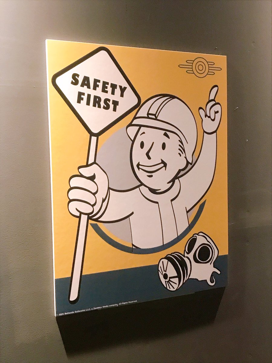 jrippergames's tweet image. Falloutコラボカフェに行ってきました。
サルサパリラ、クアンタム、ヤムヤムデビルエッグ、マカロニチーズ。
デビルエッグは思ってたとおり、普通に美味かった。マカロニはパスタ二人前ぐらいの量来てビビりました。流石戦前のアメリカ。味もアメリカ。