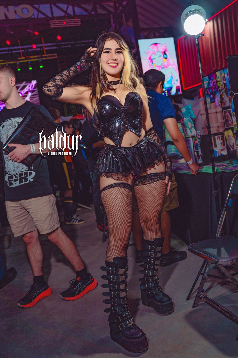 Holii mañana es mi cumpleaños y me haría súper feliz si me regalan algo de mi wishlist uwu ➡️ amazon.com.mx/hz/wishlist/ls…