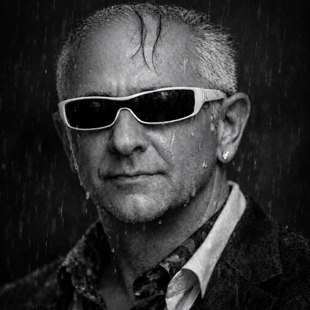 BEN O YEDİ DENİZİ GEZDİM!
Yedi Deniz Kavramı

Yedi Deniz' (Seven Seas) sayısı belirli bir yedi denizi değil, tarih boyunca bilinen dünyanın tamamını deniz yoluyla algılayışımızı anlatan simgesel bir tanımdır. Antik çağlarda 'yedi' sayısı tamamlanmışlığı belirtir.