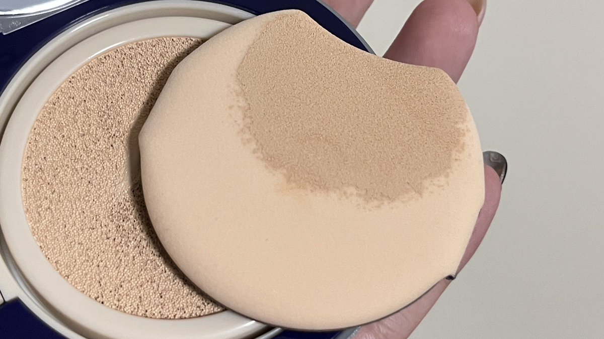 privmeime_'s tweet image. ลองใช้แล้วชอบรอบนี้เลยซื้ออีกสีมาลอง 💙 คุชชั่น bwb ใช้แล้วผิวสวยมาก เนื้อรัดผิว ไม่หยือ ติดทนดีมากๆเลย ยกให้เลยคะแนนเต็ม