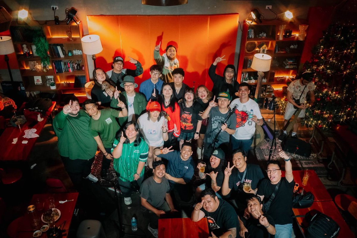 GigLabPH's tweet image. Still in awe from our Year-Ender show at Tahanan featuring Naïv, Pixiedaze, GOYO, Hoodlum and Leila 💥🎶

Thanks to everyone who performed at GigLab Live this 2025, SEE YOU IN 2026 for more gigs your way 💙💛❤️

LET'S GIG PARE 🔥

📸 Marv Comia